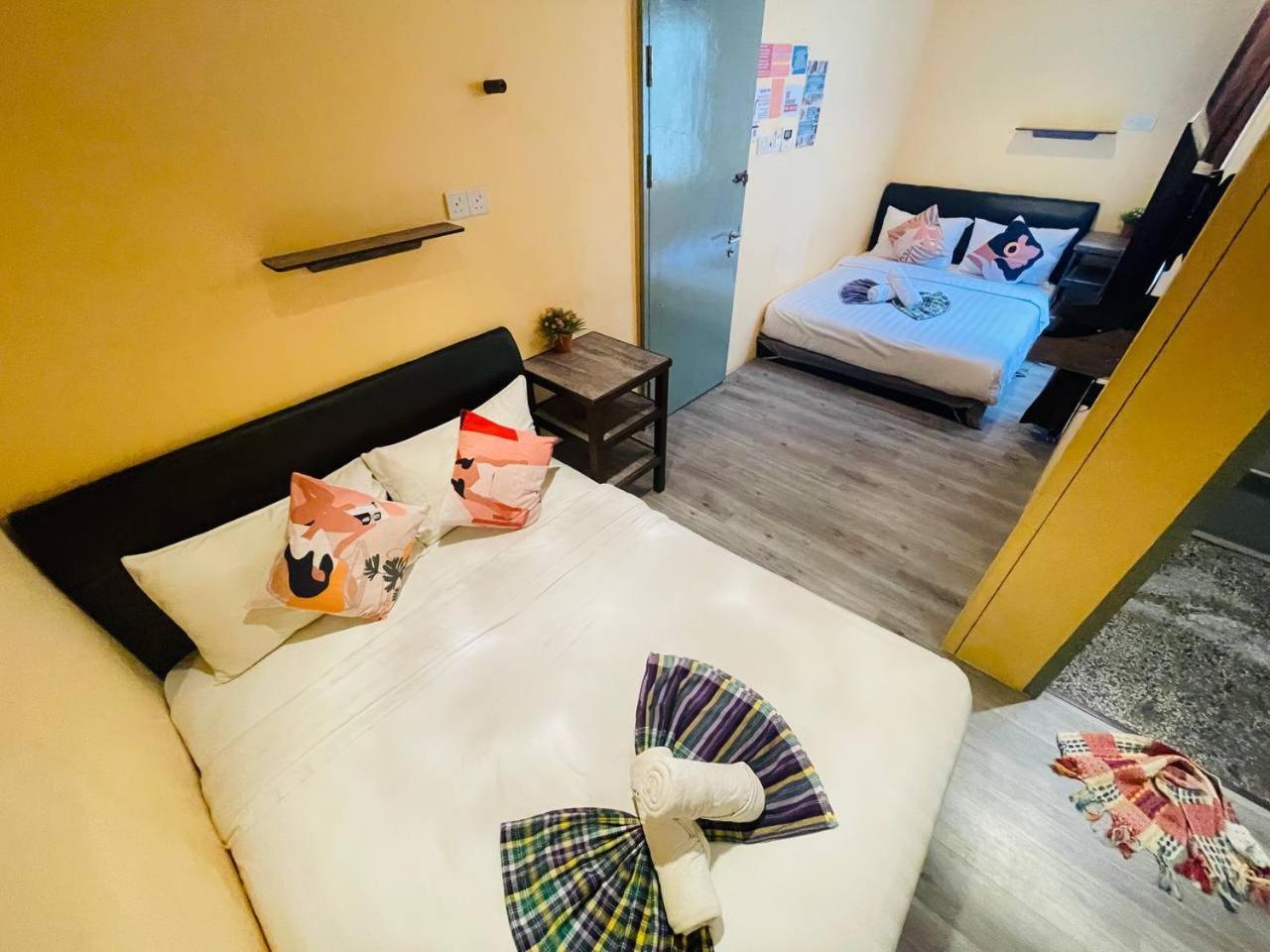 Loft Pals Urbanstay Lodge, Kapit Exterior photo