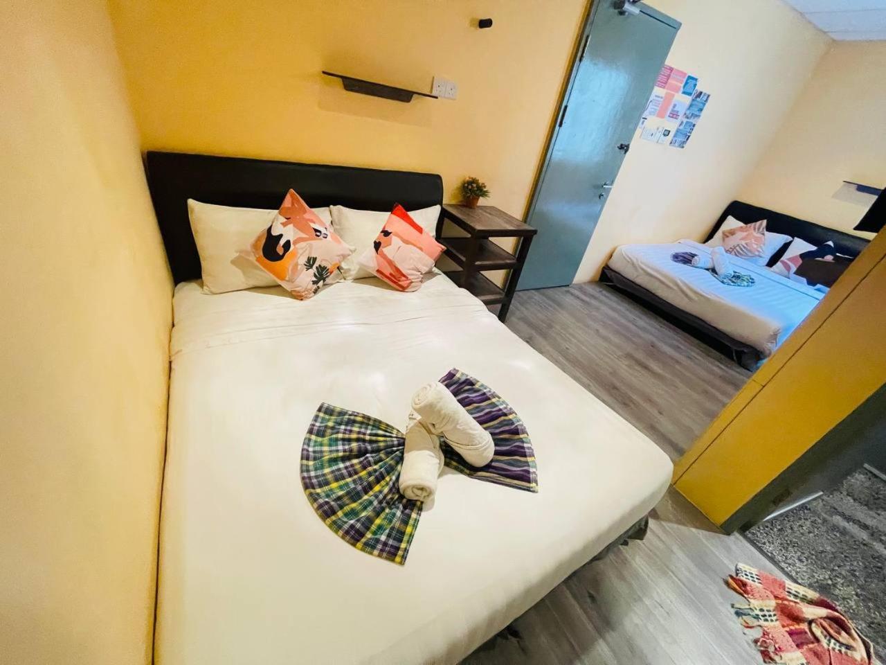 Loft Pals Urbanstay Lodge, Kapit Exterior photo
