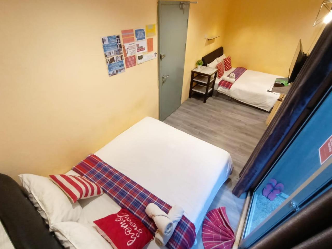 Loft Pals Urbanstay Lodge, Kapit Exterior photo